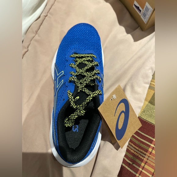 Brand New Kids ASICS Running Shoes - Picture 1 of 3